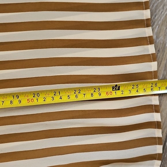 Liz Claiborne Chic, Classic Vertical Striped Button-Up Shirt, Women's Size 8 - Picture 7 of 11